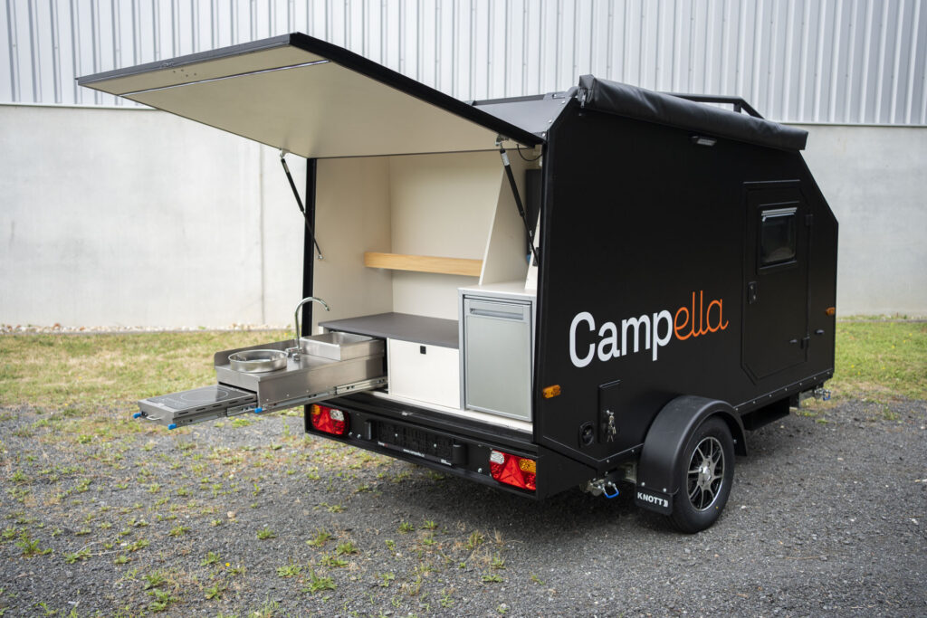 Campella-Black-02.jpg