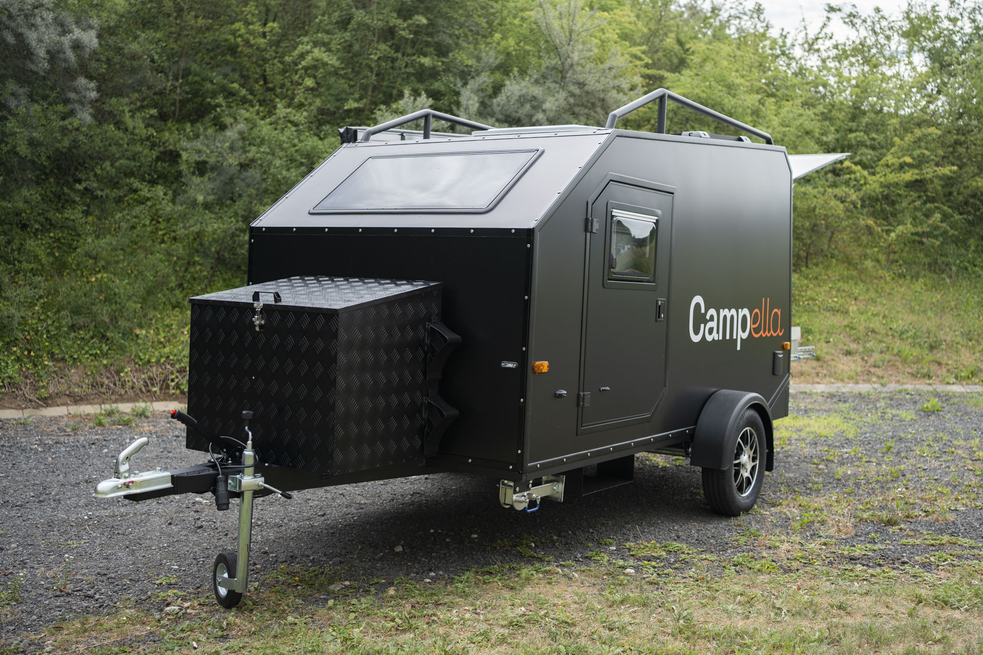 Campella-Black-05.jpg
