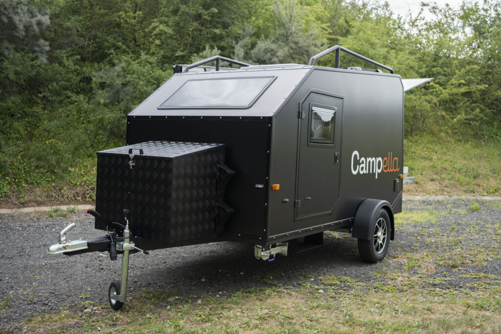 Campella-Black-05.jpg